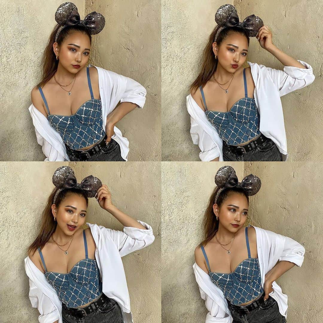 のインスタグラム：「昨日のディズニー晴れすぎて最高だった🐭🌞  このカチューシャマットなスパンコールでめっちゃ可愛いからおすすめだよ🫶🏽  この前大阪の @arub.clinic で眉アートしてもらったからすっぴん眉毛でもめちゃくちゃ綺麗✨ やっぱり眉毛のメイク時間なくなるだけでめっちゃ楽！！  @arub.nurse.mami さんにやってもらったんだけど、え、もう終わったの？って言ってしまったくらい痛くなくて感動した🥹眉毛アートは痛いものだと思ってたからびっくり！  東京にも店舗あるから気になる子は是非行ってみて😻  #disney#disneysea#ディズニー#ディズニーシー#tokyodisneysea#ディズニーコーデ#SHEINコーデ」