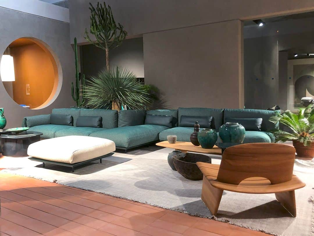 Baxter Japan / バクスター ジャパンのインスタグラム：「Milano Salone2023✨  SOFA : NARCISO ARM CHAIR : HAKUNA MATATA  【 Baxter Tokyo 】 東京都港区南青山4-18-16 フォレストヒルズ WESTWING B1F Tel：03-5413-8913　Mail：info@omobito.jp Store : 11:00～18:00 (※水曜日のみ事前予約制)  . . .  #baxtercinema #baxtermadeinitaly #baxter #baxterjapan #baxtertokyo #leather #interior #interiordesign #interiorstyling #furniture #lifestyle #design #バクスター #バクスタージャパン #インテリア #家具 #インテリアデザイン #レイアウト #ライフスタイル #デザイン #家具 #照明 #ソファ #チェア #テーブル #レザー #ヌバック」
