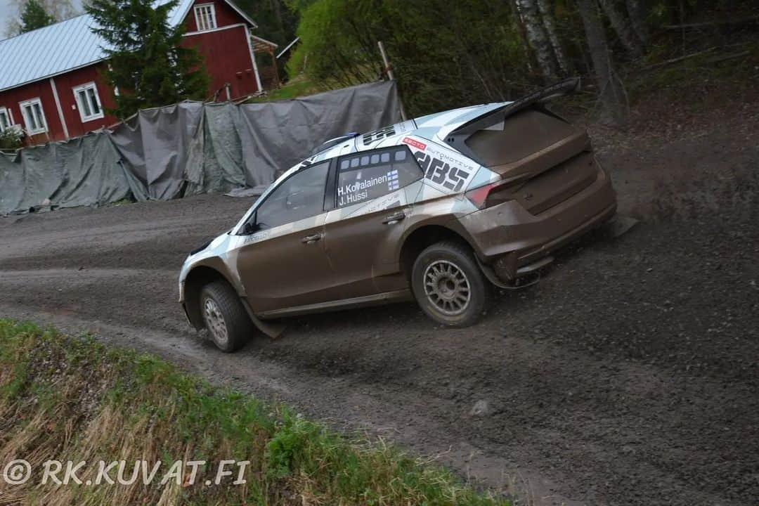 ヘイキ・コバライネンのインスタグラム：「Bit of testing in the rain with our new Rally2 Skoda Fabia RS a couple of days ago, but now the sun is shining! @sectolabs & @rtrc_rally crews ready to start the rally in Seinäjoki this evening. #rallism」