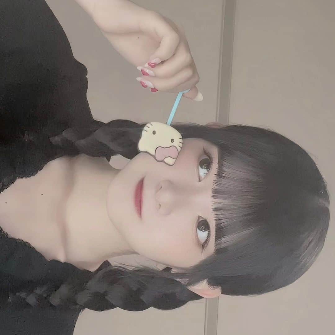 山﨑夢羽のインスタグラム：「． 🎀💗   #BEYOOOOONDS #山﨑夢羽  #ハローキティ #キティちゃん」