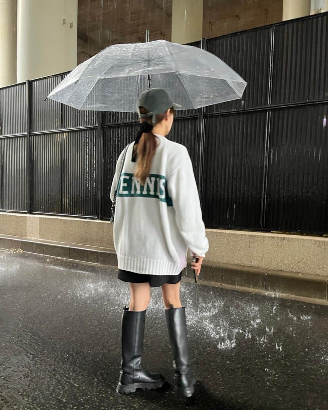 宮﨑香蓮のインスタグラム：「☂️☔️ ここだけすごい雨降ってた」