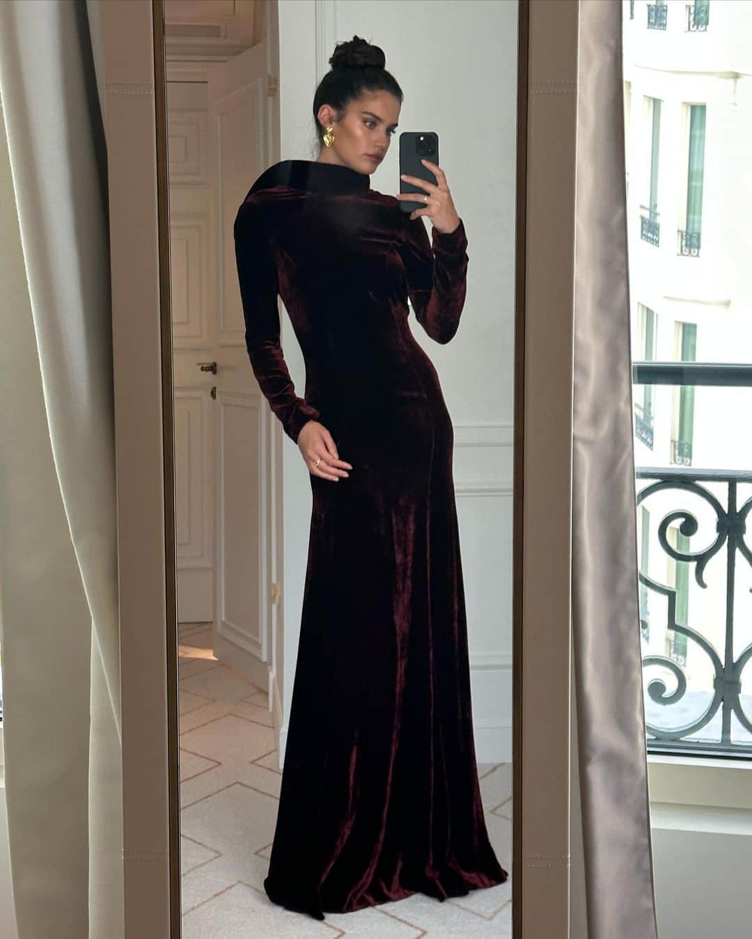 サラ・サンパイオさんのインスタグラム写真 - (サラ・サンパイオInstagram)「I’ve been obsessed with the @albertaferretti dress since I saw it in the runway! So excited I got to wear it last night to celebrate women in cinema with @vanityfairitalia and @redseafilm styling by @aryehlappin」5月20日 1時30分 - sarasampaio