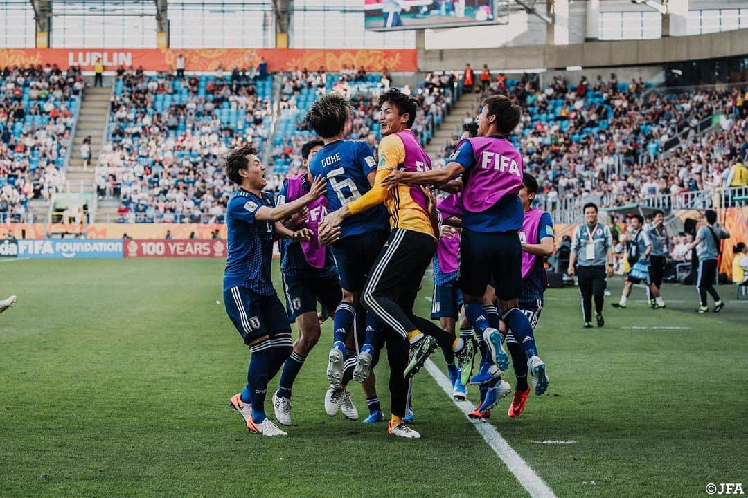 Ｊリーグさんのインスタグラム写真 - (ＪリーグInstagram)「まもなく開幕⚽️ FIFA U-20 ワールドカップアルゼンチン2023🇦🇷  絶対に負けられない戦いが始まる🔥 選手に熱いエールを届けましょう🇯🇵  そこで今回はFIFA U-20 ワールドカップポーランド2019を振り返ります‼️  #山田康太 #宮代大聖 #瀬古歩夢 #西川潤 #菅原由勢 #齊藤未月  #U20日本代表 #jfa #daihyo #サッカー日本代表  #Jリーグ #jleague #サッカー #soccer #football」5月19日 22時34分 - jleaguejp