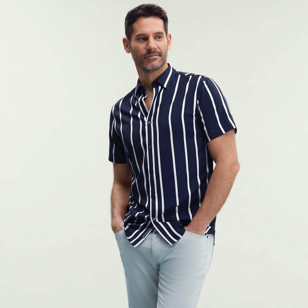 ペリーエリスのインスタグラム：「A shirt that welcomes warm weather with ease and keeps you looking the part. Meet the Slim Fit Vertical Stripe Shirt.」