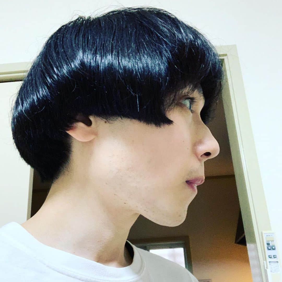 のインスタグラム：「美容師さんにむっちゃわがまま言ってキャワいい髪型にしてもろた。」
