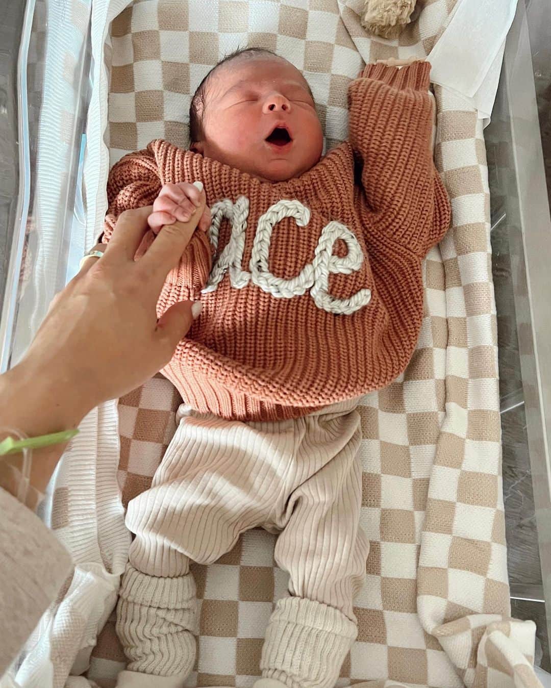 Bruna Rangel Limaのインスタグラム：「ACE 🤍 05/18/2023  7lbs 13oz A beautiful healthy boy to complete our family!」