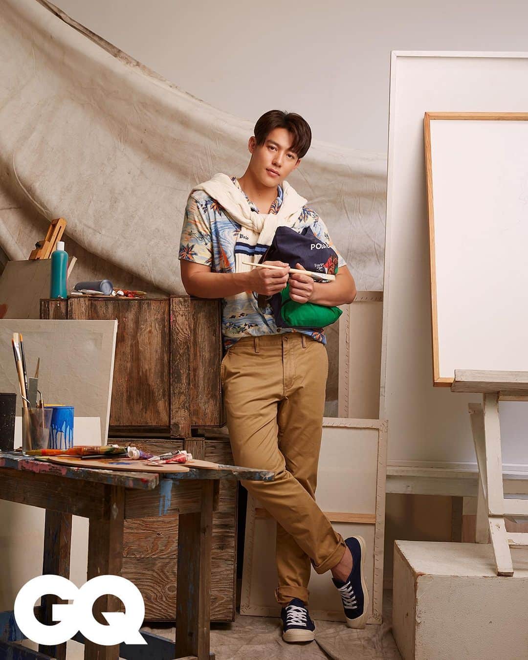Polo Ralph Laurenさんのインスタグラム写真 - (Polo Ralph LaurenInstagram)「Actor #MarkPrin features in #PoloRLStyle for the digital cover of @GQThailand.  Mark wears #ThePoloShirt, our Embroidered Chino Pant, our Patchwork Fleece Graphic Hoodie, and more from our latest #PoloRalphLauren collection.  Photographer: Phattchakhun Chomchudrattchamongkon Stylist:  Anakwee Eiam-ong Makeup: Jirayu Deesara Hair: Nathapot Boonsit Stylist Assistant: Pongsathon Kongkawai Creative: Panuwat Turayoth VDO Production: Pasittha Rungareechairat  #RLEditorials」5月19日 23時00分 - poloralphlauren