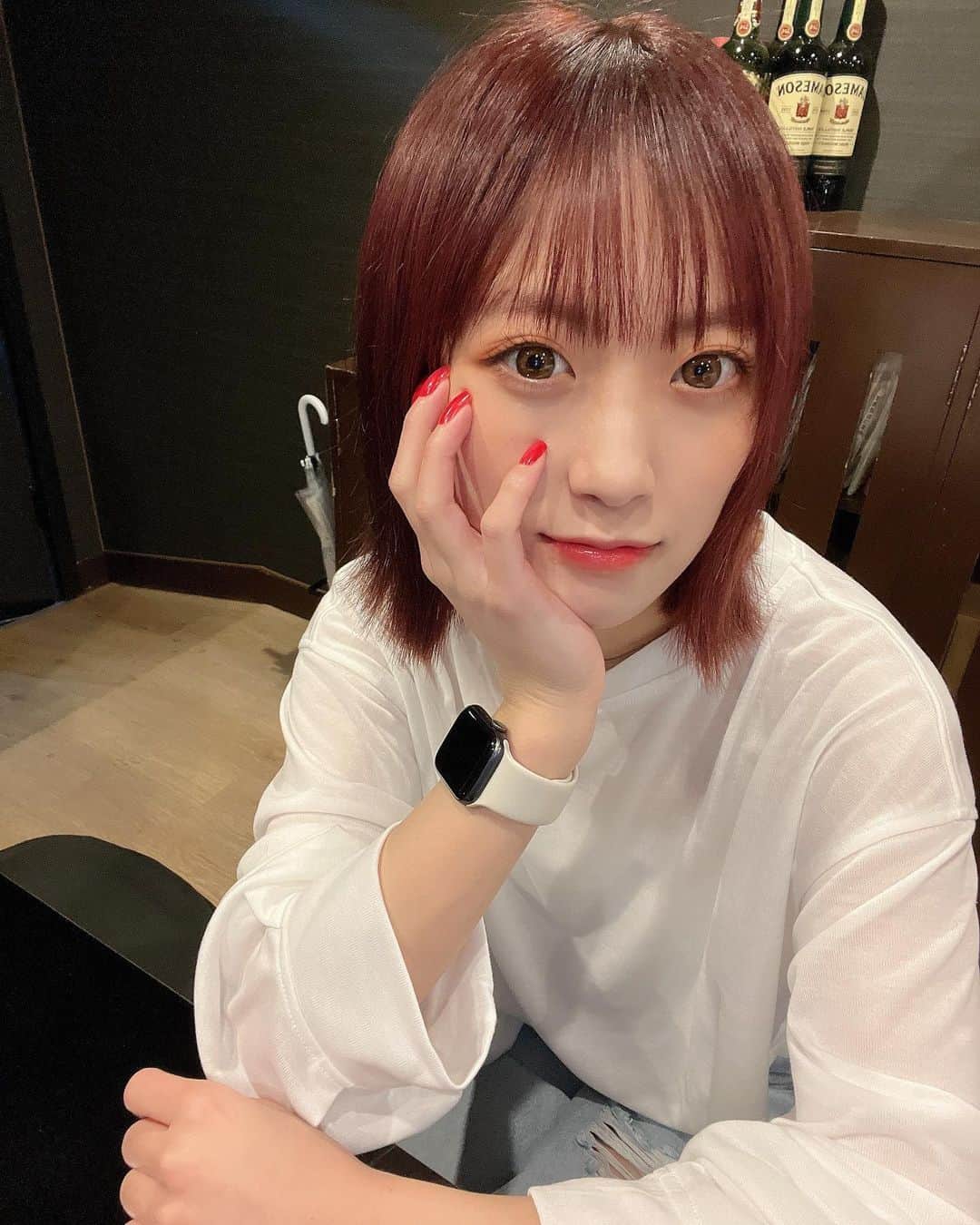北出彩のインスタグラム：「Une の坂本さんに 縮毛矯正&ヘアカラー&カットしていただきました〜🫧 艶々になって嬉しい☺️ カウンセリングもかなり丁寧にしてもらって、 頭皮が弱いのでカラーも 丁寧にして頂いたよ〜〜 ありがたい...🥹🩵 めちゃくちゃ素敵にしてもらいました‼️ ありがとうございました🪽 @une_hair  . . . #Sapporo #une #札幌 #札幌美容室 #ヘアサロン #札幌女子 #me #instagood #l4likes #followforfollowback」