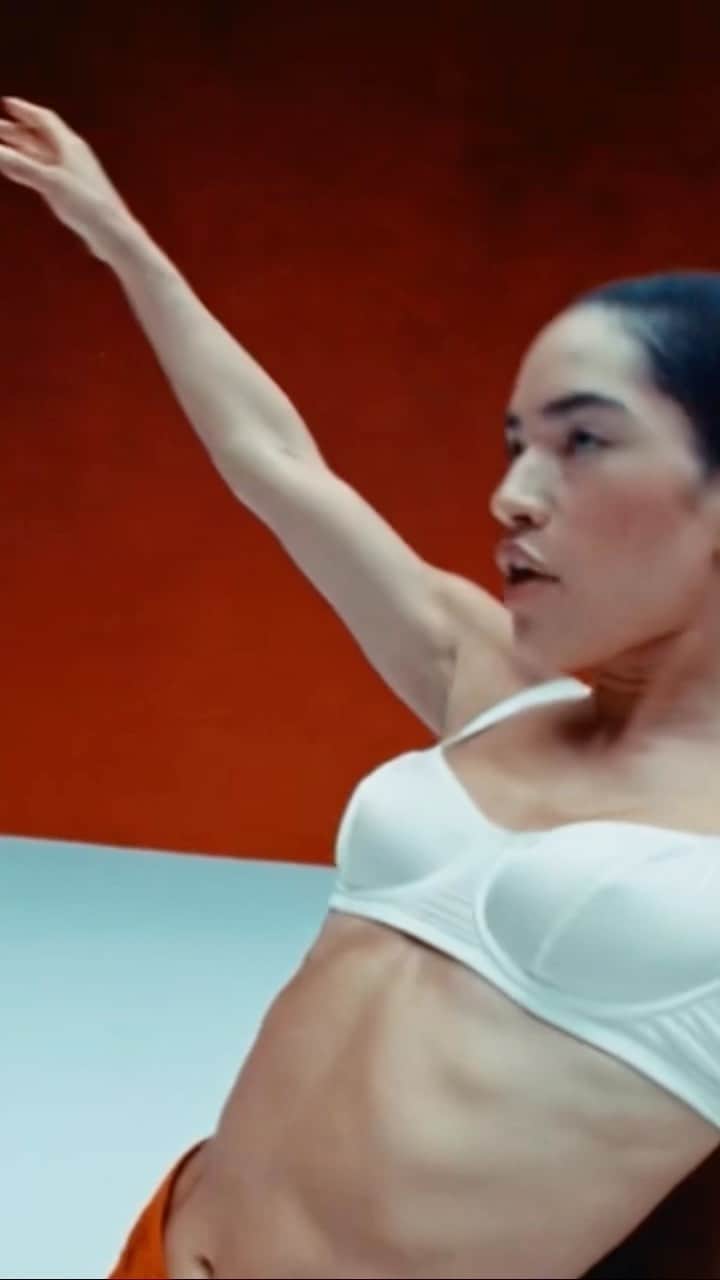 Araksのインスタグラム：「Araks Gita Bra featured in @mettenarrative music video “Mama’s Eyes” Director @camille.summersvalli Styling @studioand⁠ #mette⁠ ⁠」