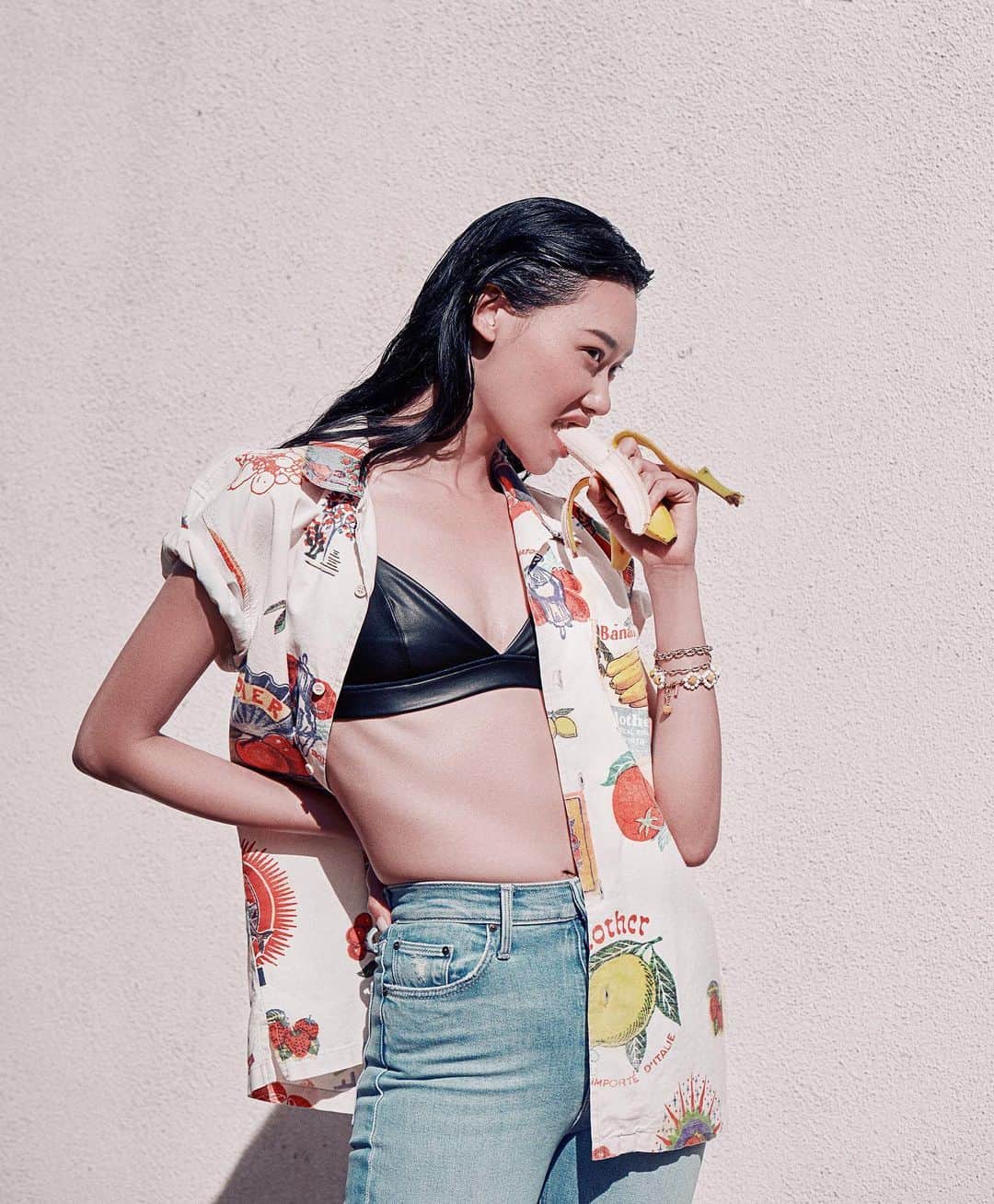 motherdenimのインスタグラム：「Go Bananas. 🍌」