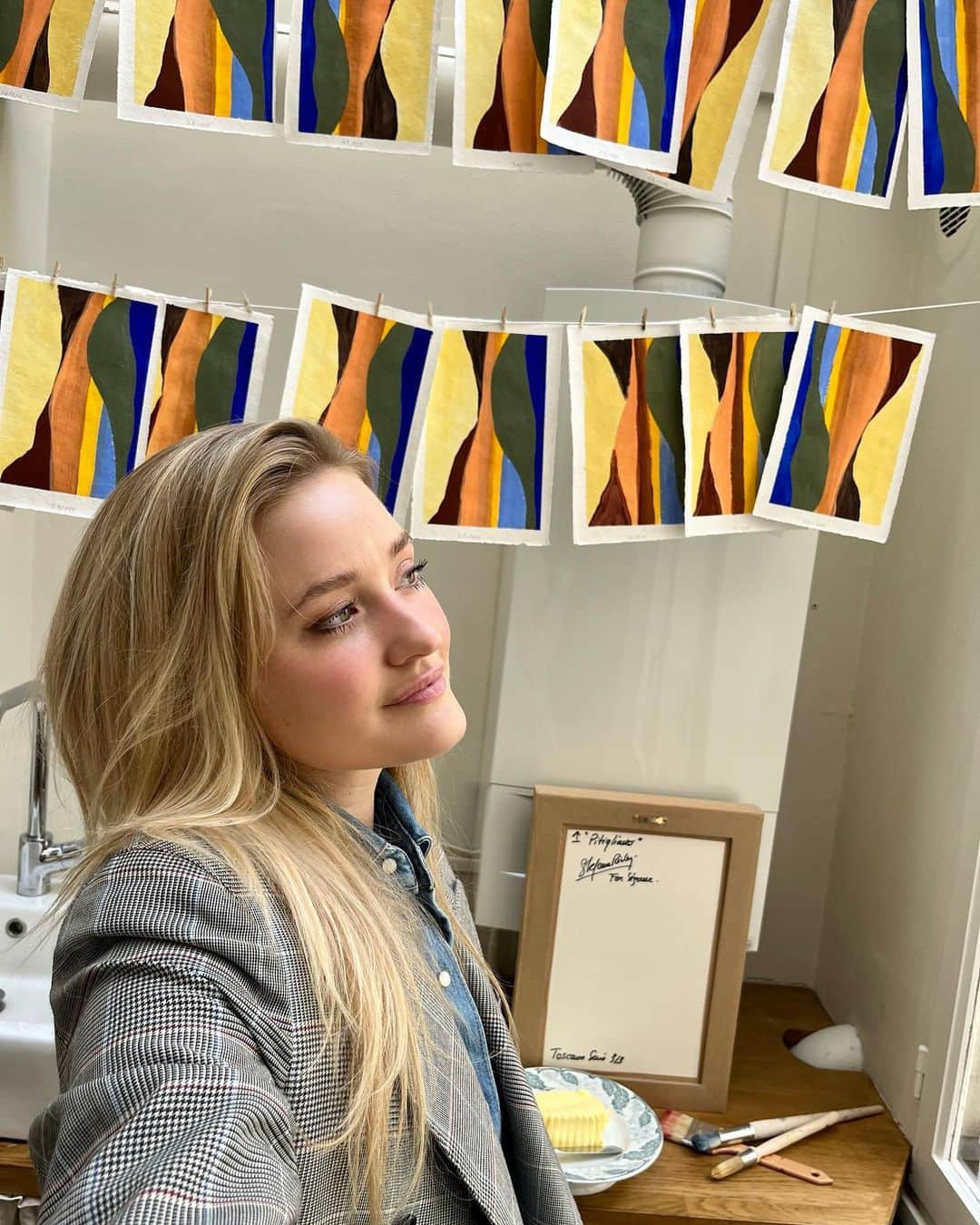 アマンダ・ミシェルカのインスタグラム：「Reminiscing about our last visit to Paris and the beautiful time we had at the @sezane viewing. So sad to have missed the Brentwood store opening yesterday while out of town! So proud of the team behind this beautiful line. 👏🏻👏🏻👏🏻 #fbf」