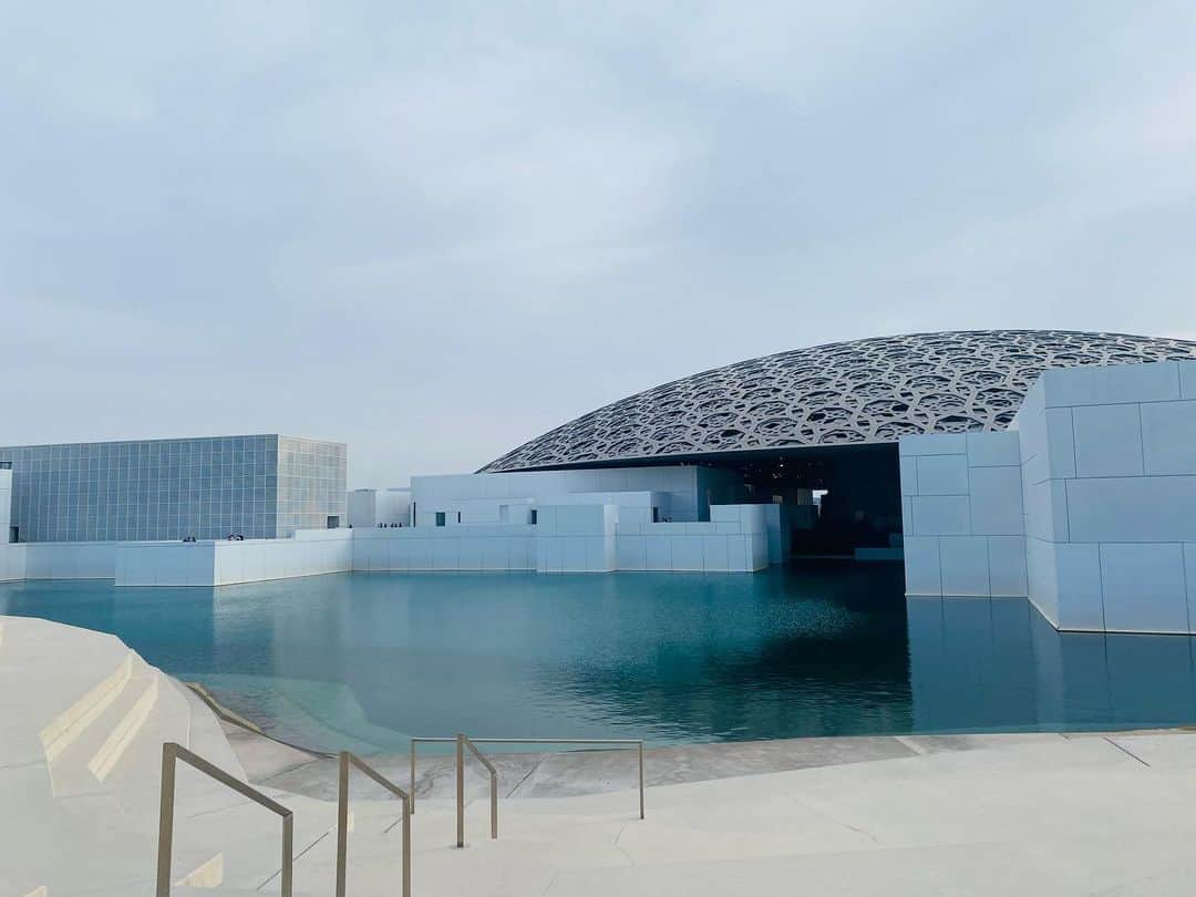 ユナ・デュフネさんのインスタグラム写真 - (ユナ・デュフネInstagram)「📍Louvre, Abu Dhabi 🇦🇪 . . . #Louvre #Chirac #AbuDhabi #sunlight #Architecture #Sea #Culture」5月19日 23時51分 - youna_d