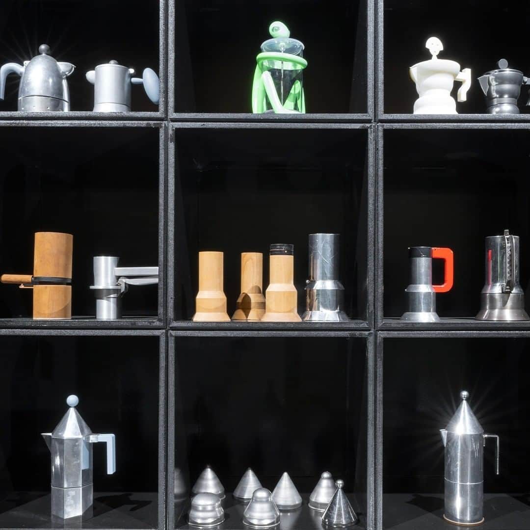 のインスタグラム：「The #AlessiMuseum has served as a prominent hub for artists and designers from around the globe for the last twenty five years.  In honor of its upcoming 25th anniversary on Monday, May 22nd, here is a set of photographs featuring ten temporary exhibitions carefully curated by the museum.  1. Alessi 100-001, Milan Design Week, 2022. 2. Alessi 100-001, Milan Design Week, 2022. 3. La Triennale di Milano, 2016. 4. Philadelphia Museum of Art, 2011. 5. Die Neue Sammlung, Monaco, 2010.  6. Museo Carà, Trieste, 2008.  7. Forum ‘The Exhibition of Exhibitions, Omegna, 2016-1999. 8. Villa des Arts, Casablanca, 2003.  9. Biennale di Architettura, Venezia, 2003. 10. Palazzo Reale, Napoli, 2001.」