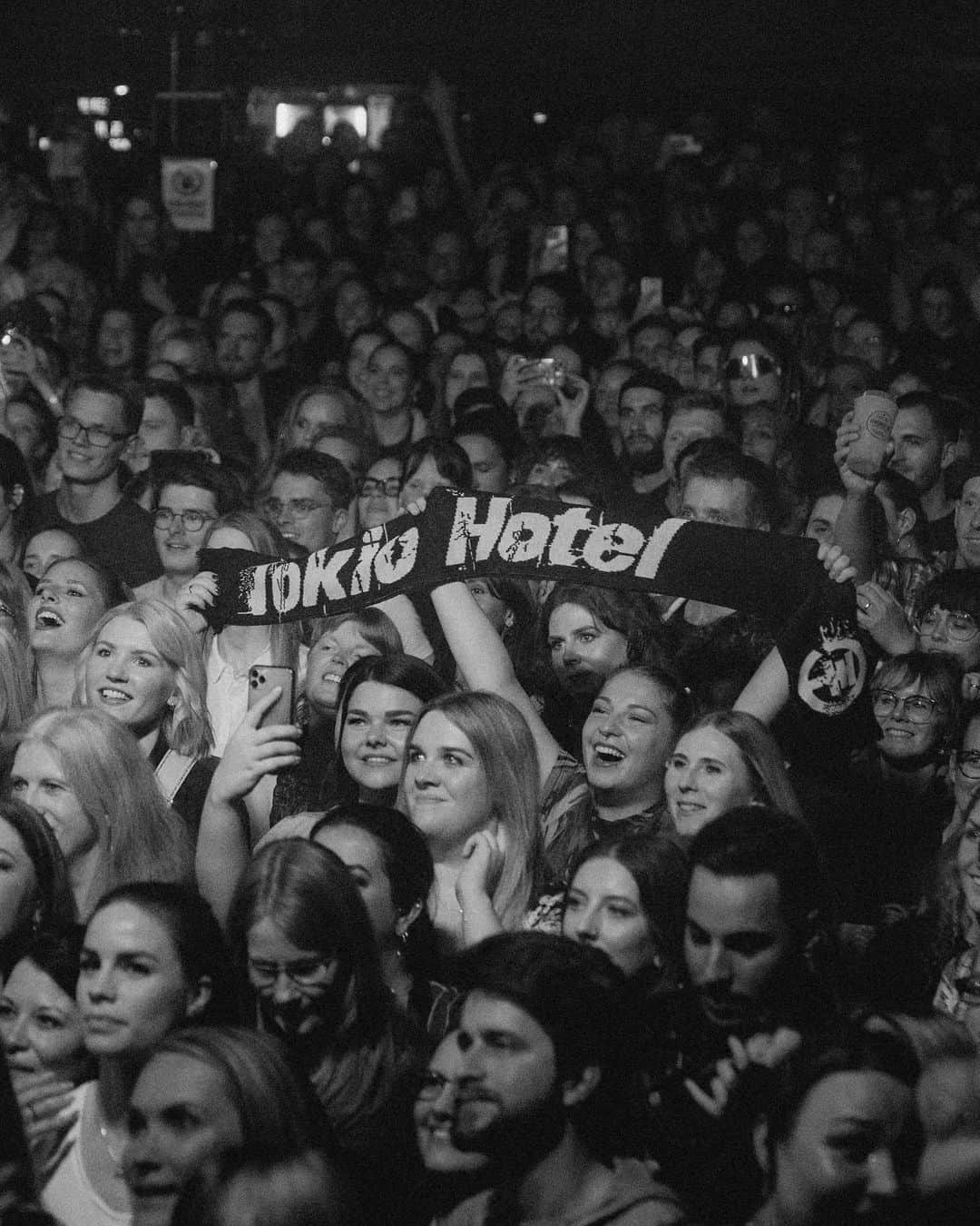 Tokio Hotelさんのインスタグラム写真 - (Tokio HotelInstagram)「HAMBURG! ❤️ 📸 @leonschlesselmann」5月20日 0時32分 - tokiohotel