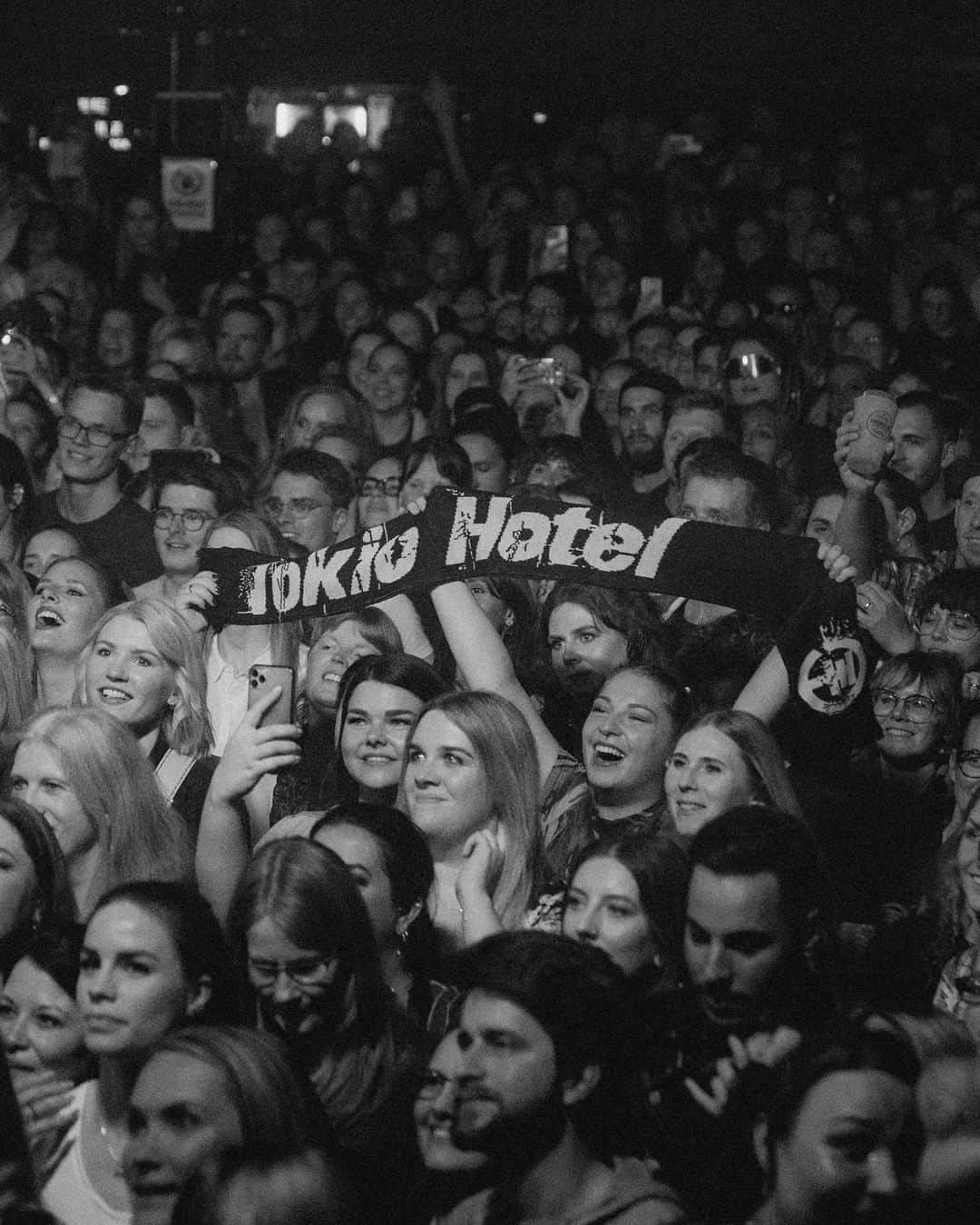 Tokio Hotelのインスタグラム：「HAMBURG! ❤️ 📸 @leonschlesselmann」