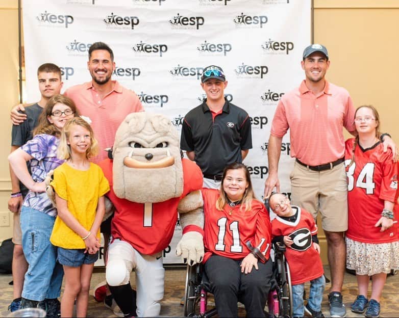 のインスタグラム：「It’s almost that time of the year again for our annual Big Ball Fore All charity Celebrity Golf Tournament benefitting @esp_inc ‼️ Teams are filling up fast ($2,500 for a 4 person team) and some great sponsorship opportunities if you scroll to the next slides.  Truly such an amazing day with tons of prizes, awards, camaraderie and of course spending time with the amazing kids and young adults of all abilities! ☺️ @java.joy will be there serving coffee and hugs in the morning, so that’ll always get ya up and going ☕️ We have a great group of celebs this year, including some of your favorite national championship UGA bulldogs!  Can’t wait to see you there and help us support @esp_inc on this fantastic day benefitting people of all abilities! ⛳️ #golf #charity #georgiaclub #esp #georgia #athens #javajoy」