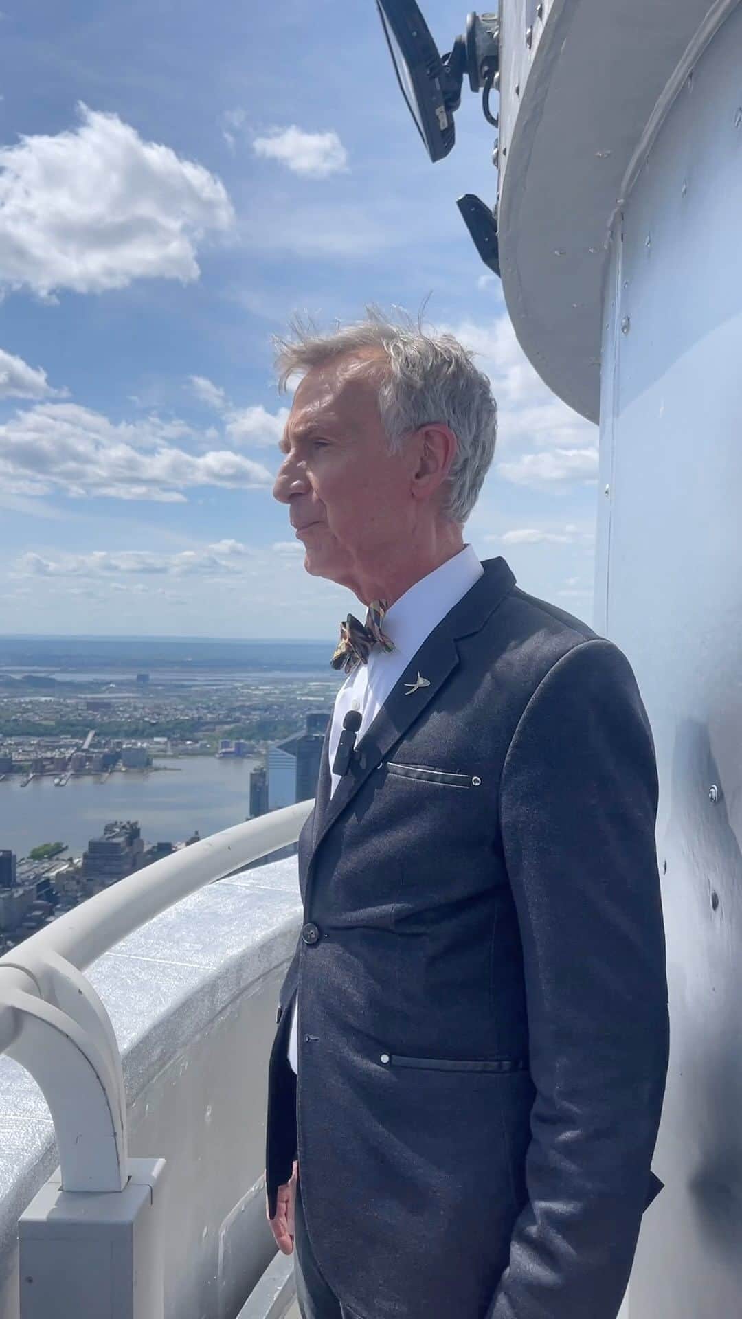 Empire State Buildingのインスタグラム：「SCIENCE RULES (Especially at 1,454 feet/443 meters)」