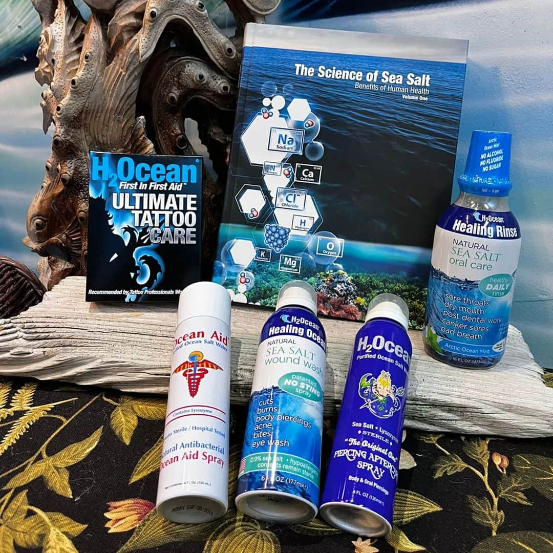 中野義仁のインスタグラム：「After 20 years of study, effort, and life experience with the help of 70+ professors from around the world plus experts in the field using sea salt products, this project was brought to life with real knowledge about the secrets and benefits of the sea and how your body is connected with all the elements. 🌍🔬🧪  Don't miss out, get your copy of #TheScienceOfSeaSalt textbook and discover a whole new way of #Healing, #Health, and an #AllNatural way of life. 📖💆‍♀️🌿」