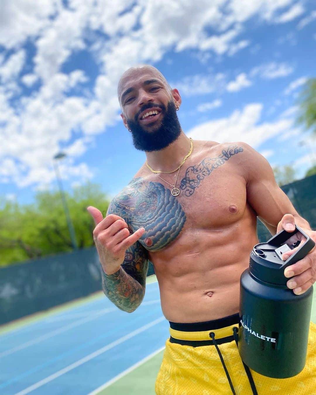 リコシェさんのインスタグラム写真 - (リコシェInstagram)「🤙🏽」5月20日 2時39分 - kingricochet