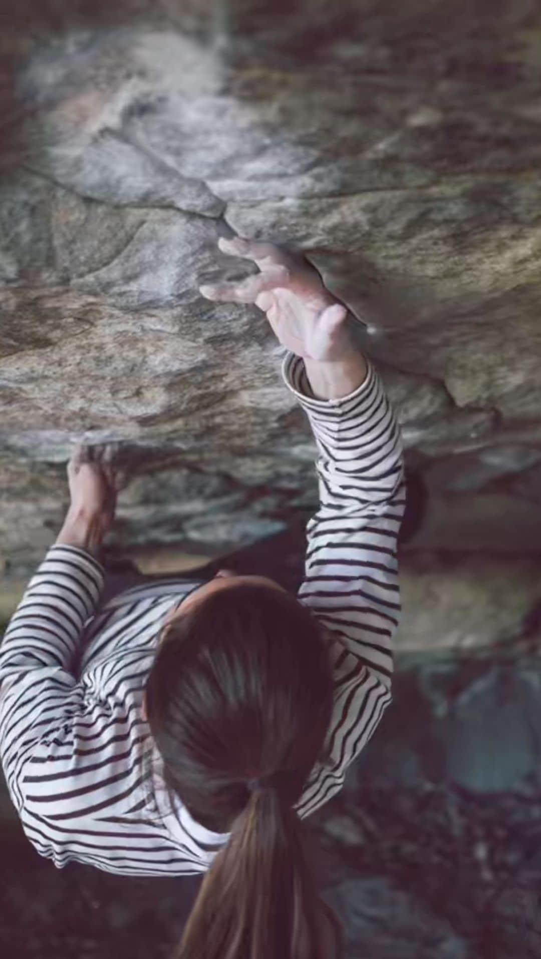 ブルック・ラバウトゥーのインスタグラム：「Traphouse 8B/V13 finger lock edition💥 • Live on @mellowclimbing thanks to @adidasterrex and @finn.stack 🤝❤️‍🔥」