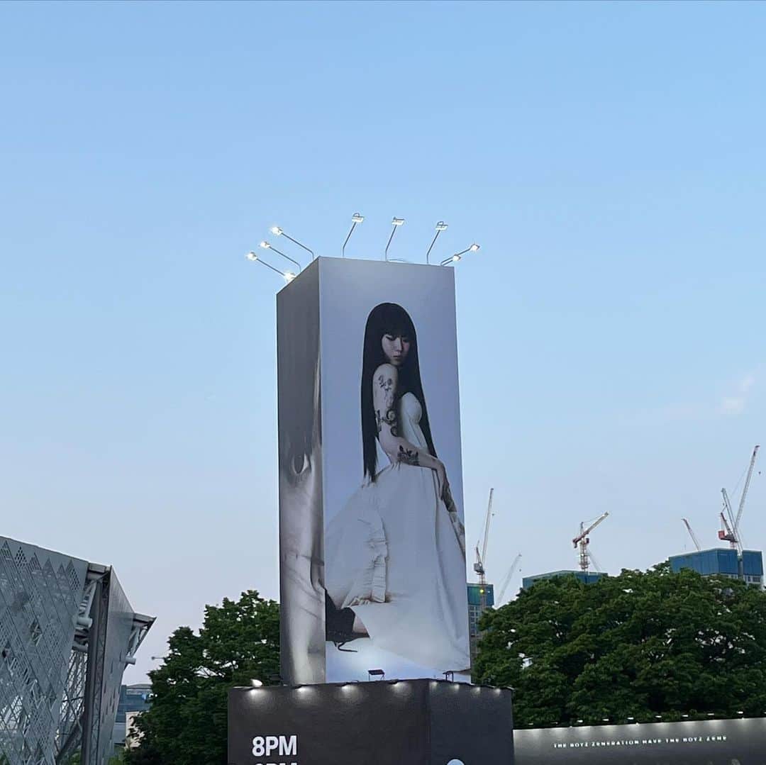 ソジン さんのインスタグラム写真 - (ソジン Instagram)「나 어항에 갇혔다. 사랑스러운 그녀. 모든게 감각적인 공연. 사랑해요 백예린🤍 영원히 음악해줘🤍」5月20日 3時11分 - ssozi_sojin