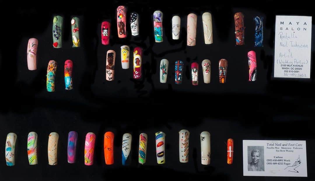 のインスタグラム：「Need nail art inspo? 💅 In 1993, clients of a nail salon in the Anacostia community of Washington, D.C. would see these designs on display. For many, nail salons and nail art play an important role in self-expression and self-care. They are also workplaces—with a workforce in the U.S. that is 81% women.   The D.C. Safe Nail Salon Project was born in 2011 to create safer conditions for nail salon workers and their families after Hien Vu, a community center director who tutored Vietnamese American students, noticed many children with developmental delays. The project advocates for salons to use safer products, proper ventilation and protective equipment for employees.   Our @SmithsonianACM just opened "To Live & Breathe: Women & Environmental Justice in Washington, D.C." It explores how local women of color draw on a long history of activism and advance environmental justice efforts not only in D.C., but across the country and beyond. 🎉 Celebrate the opening with a free program on May 19 from 7-9 p.m. ET. More info at @smithsonianacm’s link in bio.」