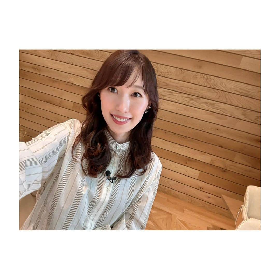 楠紗友里のインスタグラム：「* 今夜はハピスタOAですん🙋‍♀️ ストライプワンピースの衣装でした🎵 久々みかさんと舞美さんとも📸 お二人の顔が小さすぎてつらい🥹笑  #テレ玉 #チバテレ #ハピスタ #ガールズハッピースタイル #衣装 #ストライプワンピース  #girlshappystyle  #horipro  #아나운서　 #일본여자  #촬영」