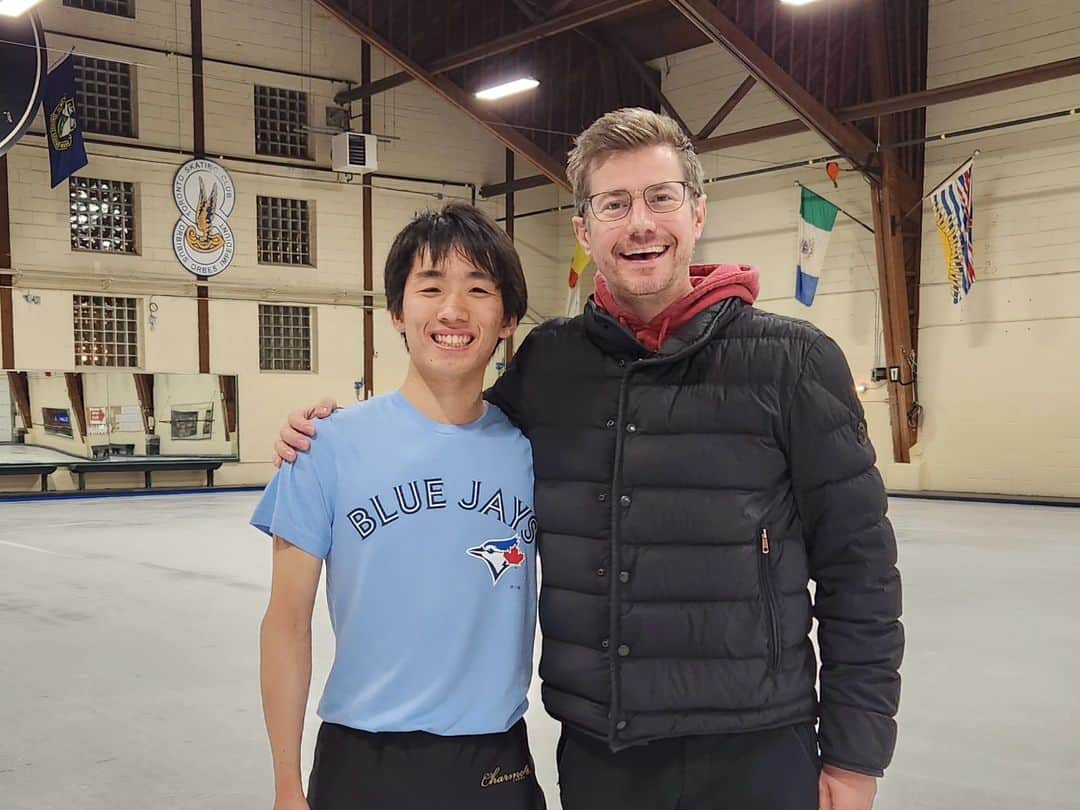 樋渡知樹のインスタグラム：「Had a blast with @j_butt working on my Free program this week!!! Looking forward to competing with this new program and thanks for the fun time! Also, thank you @tcscc_athletics for letting me skate here today and letting me join the skating skills class!」