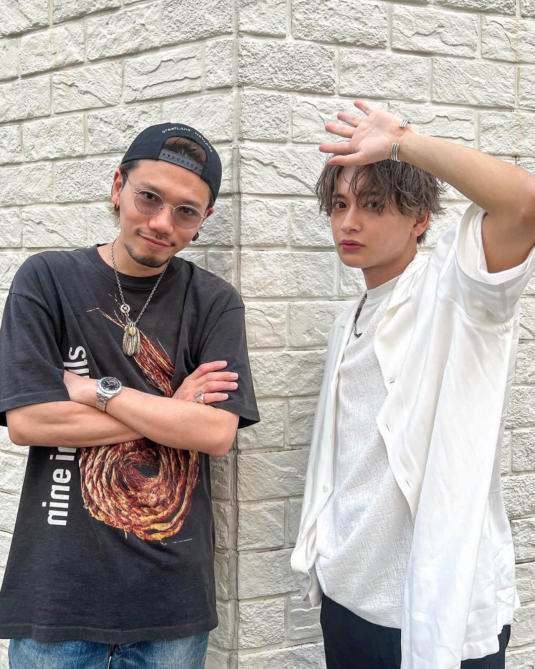 のインスタグラム：「あいすくん @ak_uop  とNEW STYLE作りました✂️ 超カッコよくできたのでお楽しみに😋  これから夏に向けて、 ガンガン新作作ります😎📸 #OCEANTOKYO #メンズカット #メンズヘア #メンズショート #メンズパーマ #波巻き #波巻きパーマ #センターパート  #メンズセンターパート」
