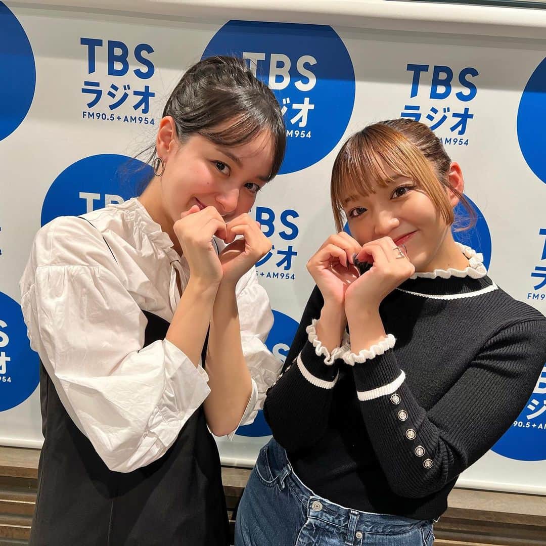 のインスタグラム：「TBSラジオ「TALK ABOUT」のコーナー 「ねおTALKABOUT」に 出演させていただきました！🥳 ねおちゃんが呼んでくれた！！🌼 うれしい！！ まさかのお喋りしすぎて急遽3週連続で 放送していただきます！🤣💡 今夜22:30頃〜放送！聴いてね！📻」