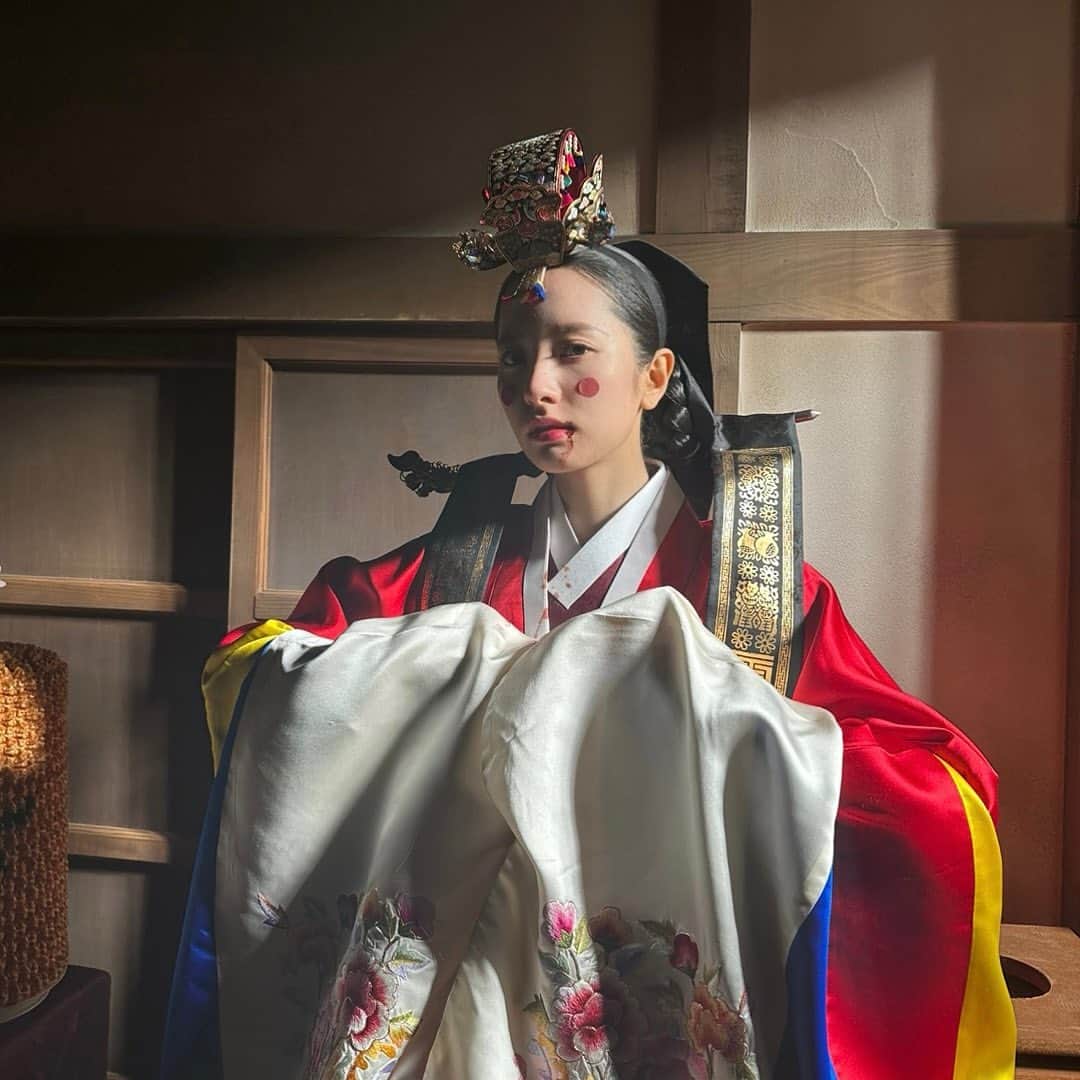 ボナさんのインスタグラム写真 - (ボナInstagram)「참 즐겁고 또 즐거웠던 #조선변호사 🌸 연주로 보낸 시간이 참 감사하고 행복했습니다 저희의 마지막도 함께 해주세요🤍」5月20日 13時19分 - bn_95819
