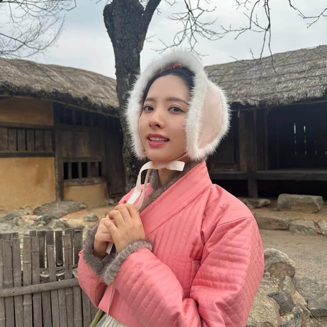 ボナさんのインスタグラム写真 - (ボナInstagram)「참 즐겁고 또 즐거웠던 #조선변호사 🌸 연주로 보낸 시간이 참 감사하고 행복했습니다 저희의 마지막도 함께 해주세요🤍」5月20日 13時19分 - bn_95819