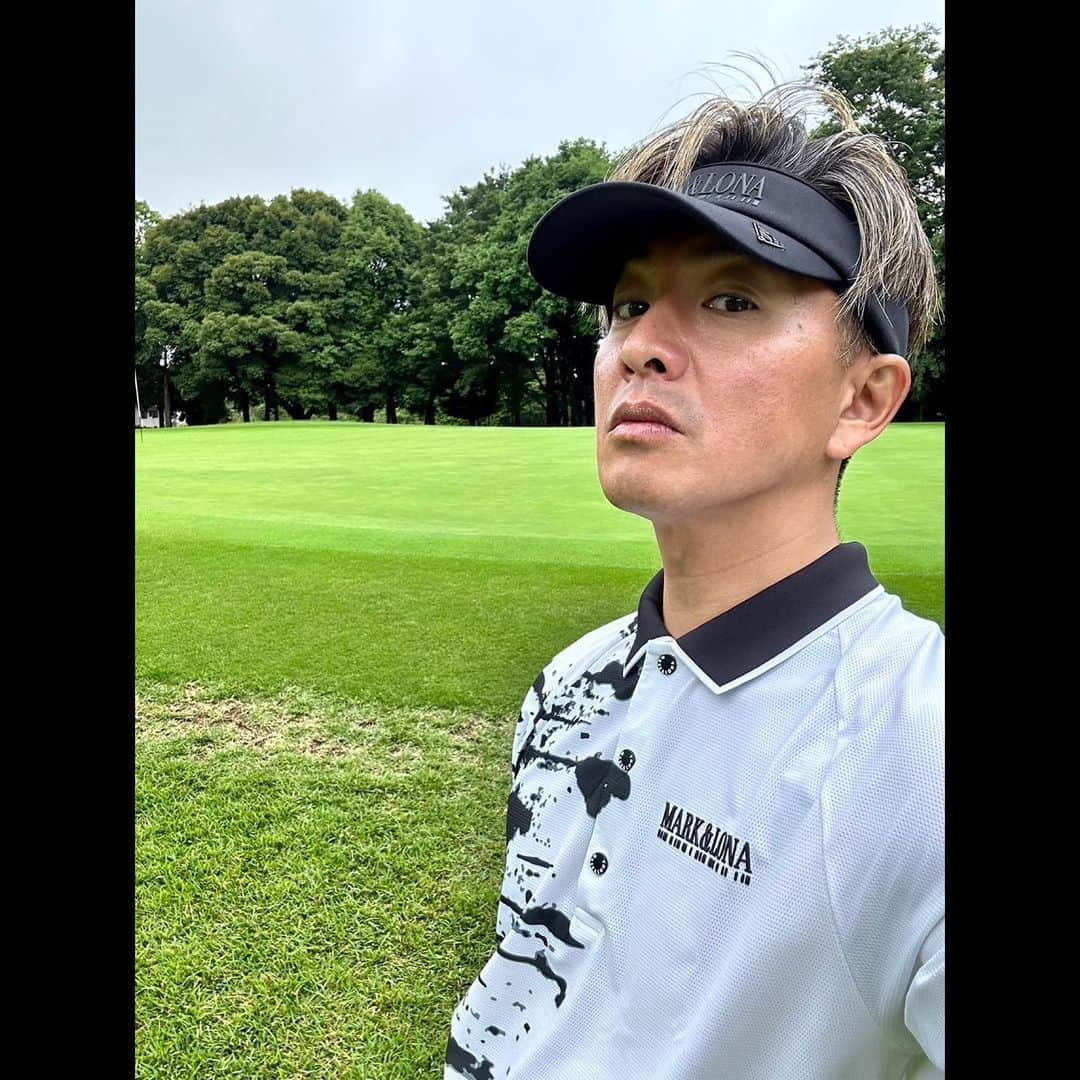 木村拓哉さんのインスタグラム写真 - (木村拓哉Instagram)「⁡ ⁡ ⁡ 「今日はまた久々に芝刈りへ❕とっても良い時間が過ごせましたぁ〜❕ ありがとうございましたぁ〜❕」 ⁡ PEACE‼︎ ⁡ STAYSAFE! ⁡ 拓哉 #木村拓哉 #TakuyaKimura」5月20日 13時31分 - takuya.kimura_tak