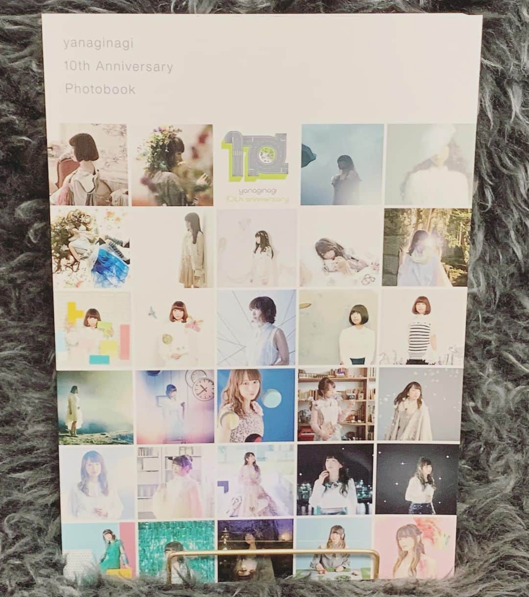 やなぎなぎのインスタグラム：「yanaginagi 10th Anniversary Photobook 私も写真を選んで一冊作ってみました。 最初のライブ写真にはじまりオフショットやアー写などなど、 数がありすぎて作ってくださった方はすごく悩まれただろうなと思うのですが、世界に一冊だけの写真集お楽しみ頂けたら嬉しいです！ 販売期間は今月末まで、選べる写真の一部を載せておきます📷✨」