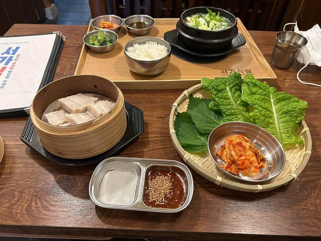 津田篤宏のインスタグラム：「すんごい食べた ポッサムとスジ肉のスープ おみちかったー！！おみちー #津田散歩 #今日のゴール #おみちー」