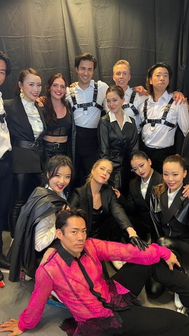 アンドリュー・ポジェのインスタグラム：「Take me back!   Thank you #iceexplosion2023. There was truly an explosion of memories💥🫶 From the performances on the ice, friendship moments along the way, and the overflowing love for Japan and the Japanese people.   I feel honoured to have shared the ice with all these incredible skaters, made possible by the wonderful director @d1sk_t and the amazing crew.   Thank you Fukuoka, thank you explosion family, and thank you Japanese fans and friends!   @ice_explosion_official_account」