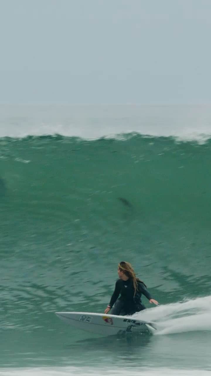 キャロライン・マークスのインスタグラム：「Lately.. 🎥 @noahjm22」