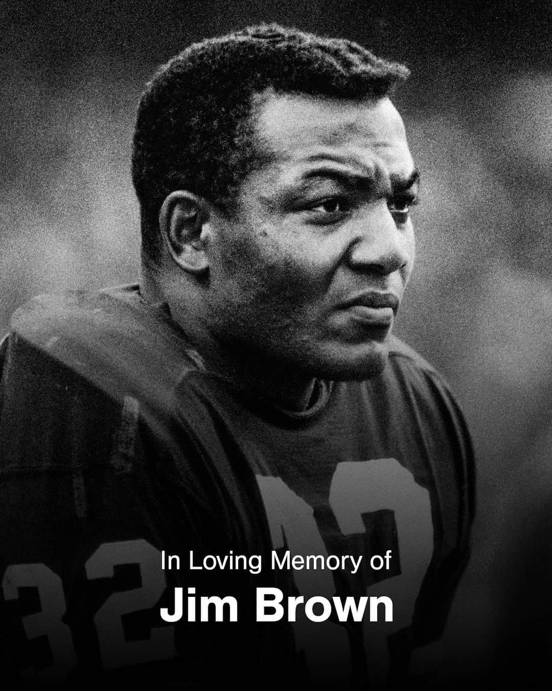 キャブスのインスタグラム：「Jim Brown was a true sports icon in the city of Cleveland.❤️💛  His social impact and looming presence both on and off the field will live through eternity. We offer our deepest condolences to the Brown family and the @clevelandbrowns.」