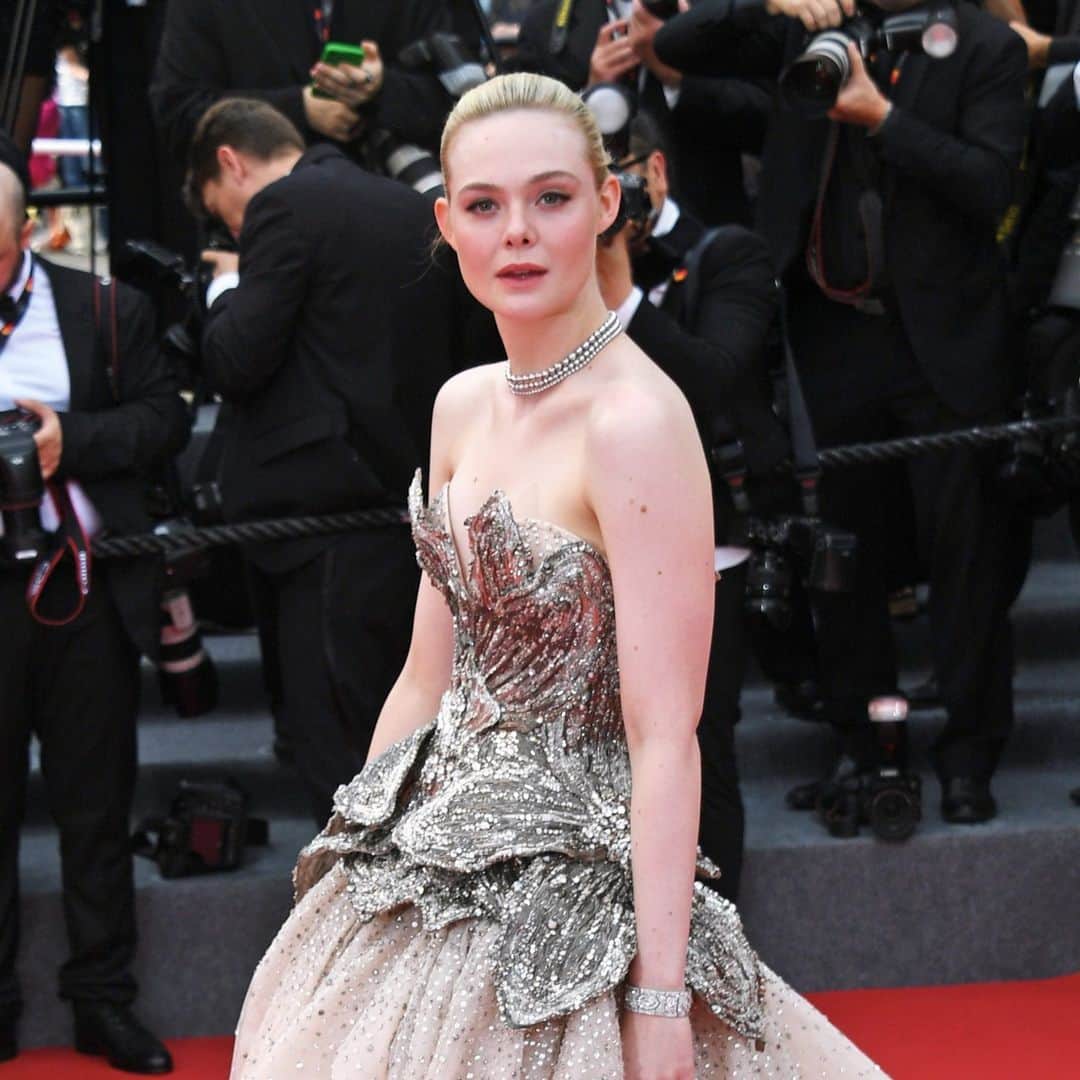Teen Vogueさんのインスタグラム写真 - (Teen VogueInstagram)「The #Cannes Film Festival is finally here, and the celeb red carpet looks do not disappoint 😍 Check out more of our favorite looks (so far) at the link in bio ✨  (📸: Getty Images)」5月20日 5時46分 - teenvogue