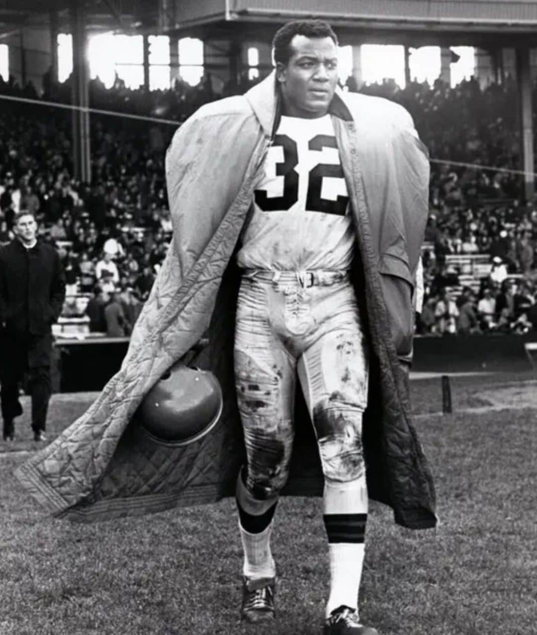 DJプレミアのインスタグラム：「SALUTE IN EVERY WAY OF YOUR GREATNESS!!! JIM BROWN (R.I.P.) 🙏🏾🕊️」