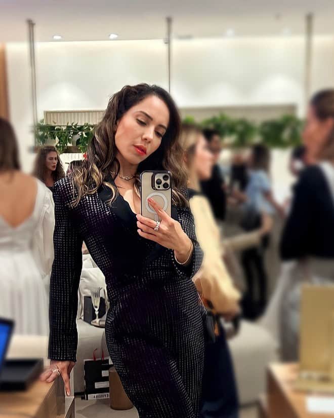 Mulher Melãoのインスタグラム：「🖤 black heart」