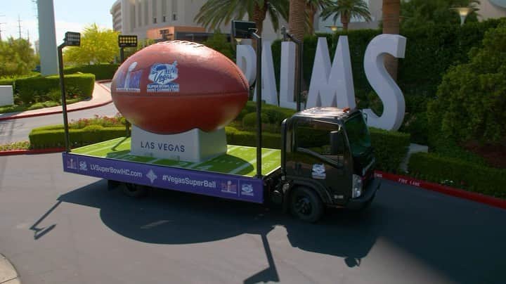 Palms Casino Resortのインスタグラム：「Relive the excitement of the #VegasSuperBowl at Palms! 🏈✨ Shout out to @lvsuperbowlhc for bringing this iconic 13-foot long, 9-foot high, 8-foot wide ball — an unforgettable experience!」