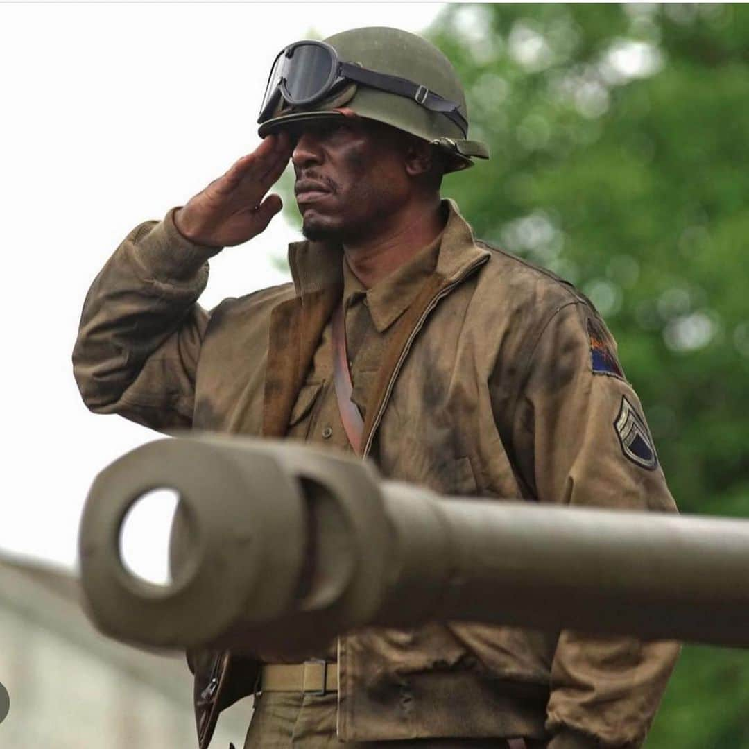 ケラン・ラッツさんのインスタグラム写真 - (ケラン・ラッツInstagram)「It’s out!!!  #Repost @officialmichaeljai ・・・ COME OUT FIGHTING is out TODAY! In theaters and on demand!!! #WWII #action #drama #michaeljaiwhite」5月20日 7時59分 - kellanlutz