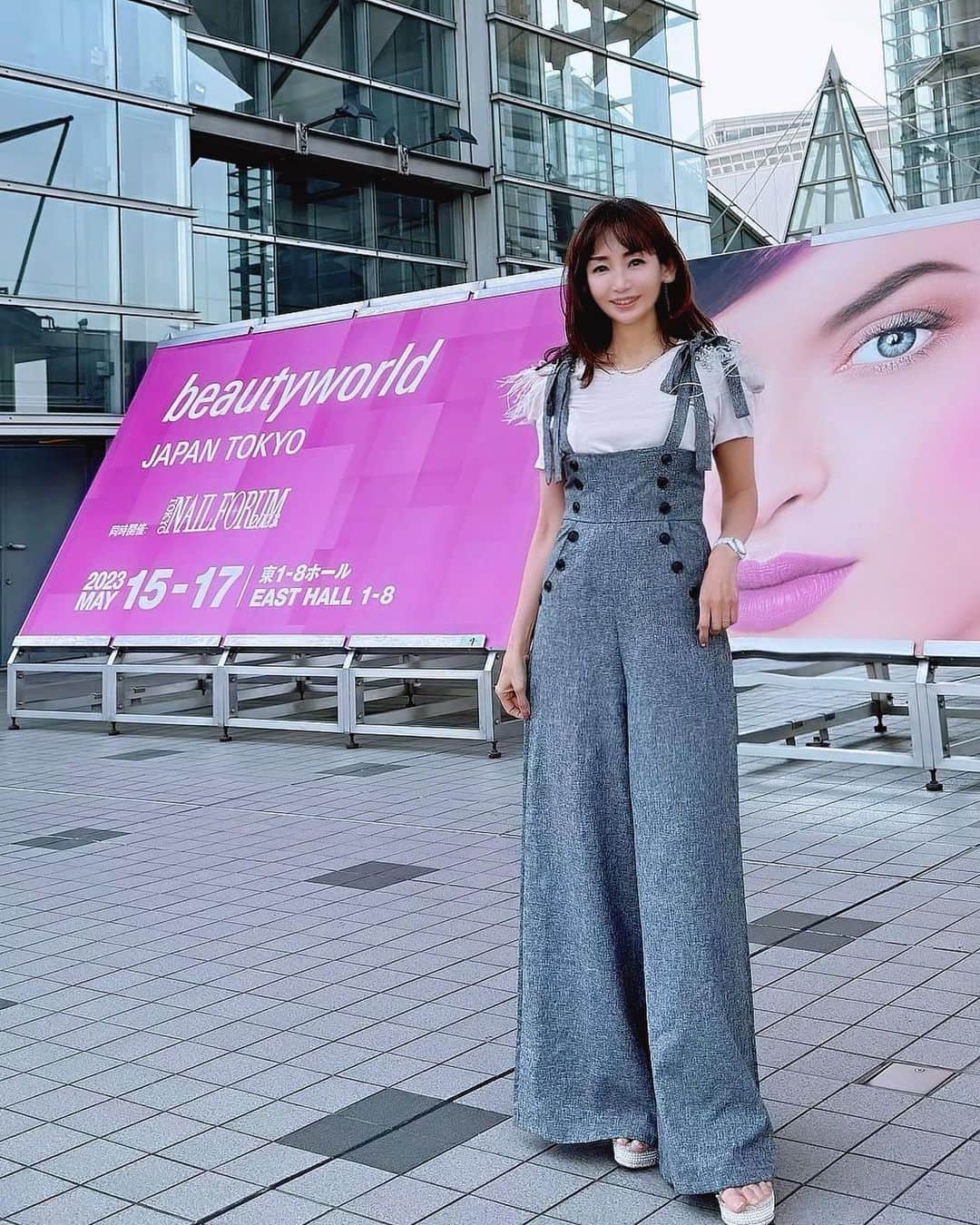 のインスタグラム：「Beauty World JAPAN TOKYO  ビッグサイトはとにかく歩行距離が長いから 動きやすい格好にしようと、 ビッグサイトコーデ😆笑  大人カジュアルコーデ👗や グルメ🍽️、 おすすめ美容情報💄 投稿しています😃💠→ @yukikogabby   #大人コーデ  #大人カジュアルスタイル  #大人カジュアルファッション  #大人カジュアルコーデ  #オフィスカジュアル  #オフィスコーデ  #オフィスカジュアルコーデ  #大人女子の休日  #大人女子会  #大人女子コーデ  #美魔女 #大人女子コーデ  #大人カジュアルコーデ  #大人カジュアルコーデきれいめコーデ  #アラフォーコーデ  #アラフィフコーデ  #アラフィフファッション」