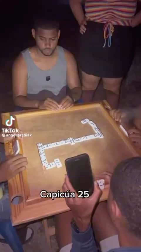 ホセ・レイエスのインスタグラム：「😂😂😂😂」