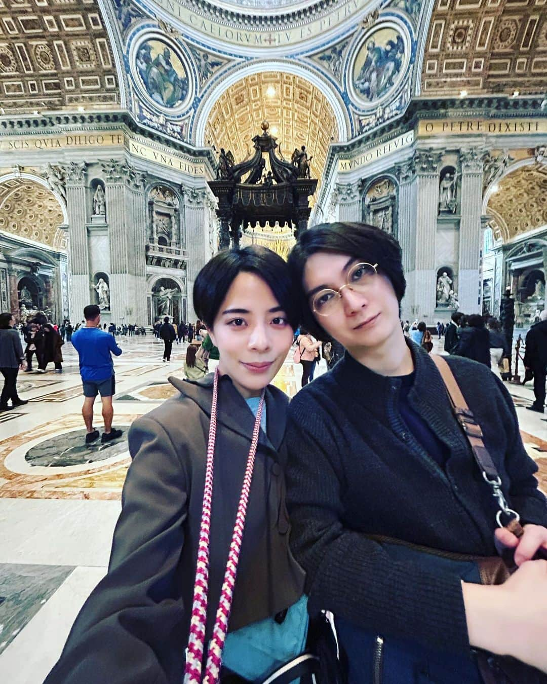 篠原かをりさんのインスタグラム写真 - (篠原かをりInstagram)「Capricciosa!! 2月、イタリアに新婚旅行に行ってきました🇮🇹 ローマ〜フィレンツェ〜ベネツィア〜ミラノ こんなん大体良い意味じゃろとトレビの泉で適当な枚数のコインを投げたら「恋人/配偶者と別れる」だったのを内緒にしてます！  #イタリア #ローマ #フィレンツェ #ベネツィア #ミラノ #新婚旅行」5月20日 9時14分 - kawori_rat