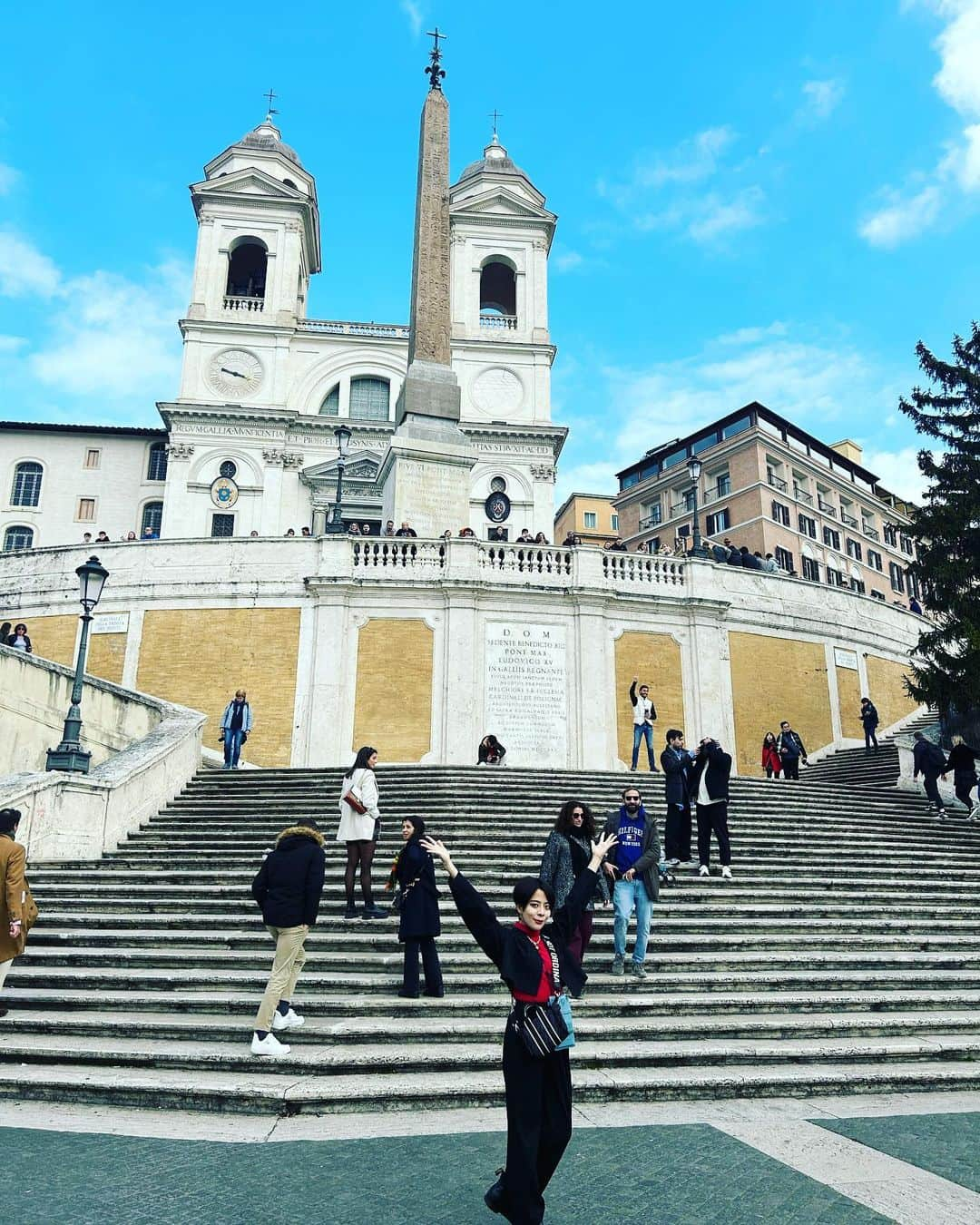 篠原かをりさんのインスタグラム写真 - (篠原かをりInstagram)「Capricciosa!! 2月、イタリアに新婚旅行に行ってきました🇮🇹 ローマ〜フィレンツェ〜ベネツィア〜ミラノ こんなん大体良い意味じゃろとトレビの泉で適当な枚数のコインを投げたら「恋人/配偶者と別れる」だったのを内緒にしてます！  #イタリア #ローマ #フィレンツェ #ベネツィア #ミラノ #新婚旅行」5月20日 9時14分 - kawori_rat