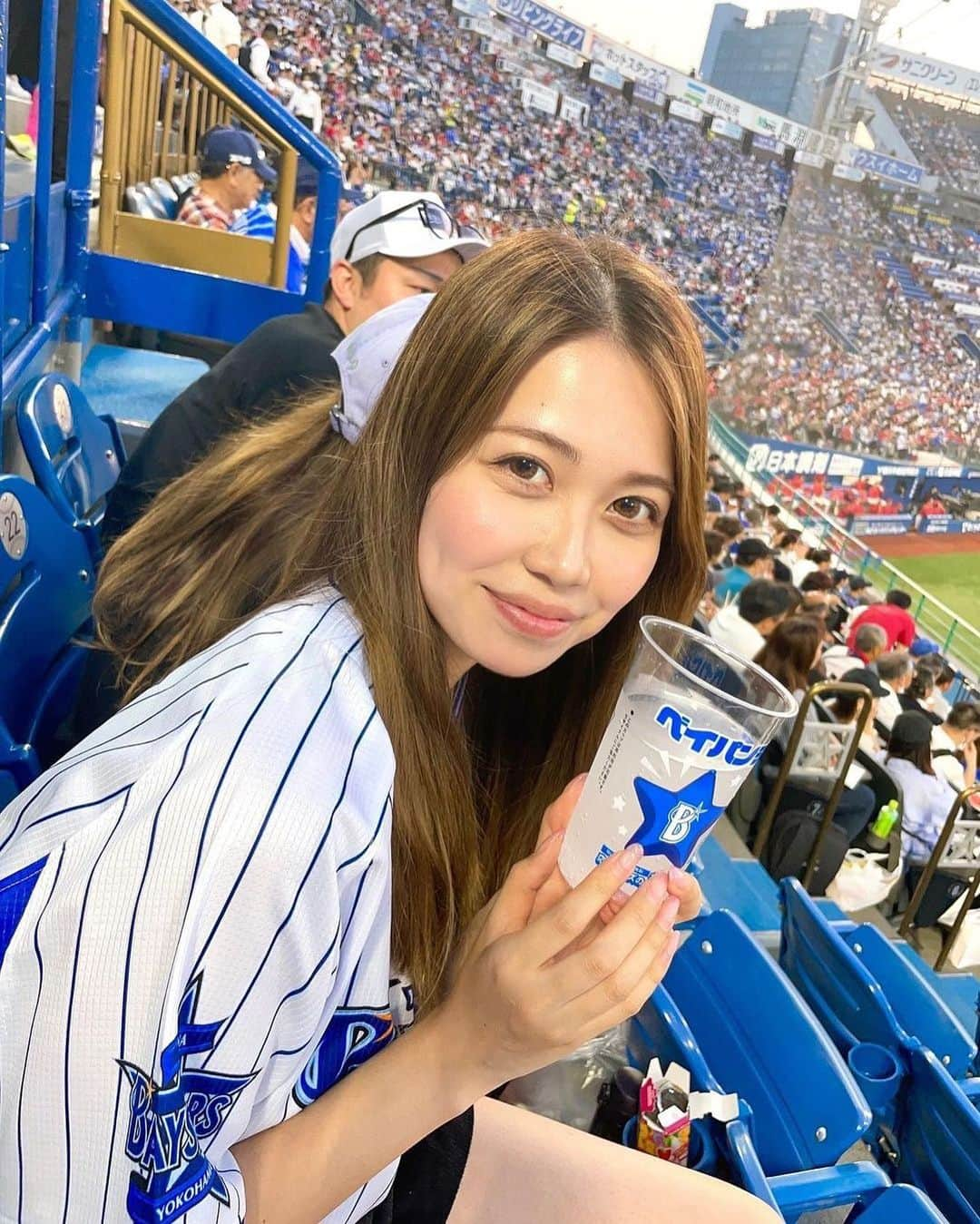 インスタ野球女子【公式アカウント】さんのインスタグラム写真 - (インスタ野球女子【公式アカウント】Instagram)「✩ おはようございます💙 今日は#ベイスターズ女子 をご紹介していきます♡* ・ 素敵な美人さん( ᵕᴗᵕ )💙💙💙* ・ @98___moe さんのアカウントも是非覗いてみてください✨* ・ インスタ野球女子ではプロ野球を観戦、応援している女性の方をRepostでご紹介させていただいています⚾* ・ みなさんも「#インスタ野球女子」をつけて投稿しよう！ 素敵な野球仲間が見つかるかも、、🙋！* ・ 素敵な投稿はリポストさせていただきます😘* ・ 次回もお楽しみに〜👋👋 .  #baseball#野球好き #横浜ＤｅＮAベイスターズ#ハマっ娘 #ベイスターズ#dnaベイスターズ #べいすたーず #野球観戦  #野球場 #orixbuffaloes #baseball  #野球好きな人と繋がりたい #ベイスターズファンと繋がりたい #野球女子 #ユニホーム #野球 #プロ野球 #可愛い#美人#美女 #baystars #yokohama #denaベイスターズ #ベイスターズ #ベイガール #iloveyokohama #⭐️ #横浜DeNAベイスターズ  #インスタ野球女子」5月20日 9時24分 - baseball_girl_89