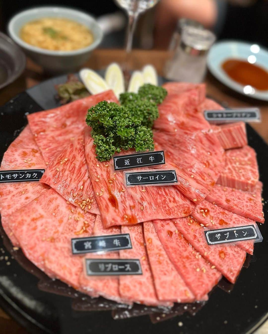 イトウジュン（タイ料理研究家）さんのインスタグラム写真 - (イトウジュン（タイ料理研究家）Instagram)「いつものお仕事メンバーでミーティングはやっぱり【静龍苑】 牛タンお代わりしすぎて1人2人前は食べたような🤣 裏メニューの バジルミノ ローストビーフ は外せない〜😍❤️  一緒に美容のお仕事したい人　募集します  #静龍苑 #清洲白河 #予約困難店  #焼肉スタグラム  #熟成タン #肉スタグラム  #焼肉  #肉食女子 #肉好きな人と繋がりたい  #東京焼肉グルメ  #東京グルメ」5月20日 9時28分 - junito.13