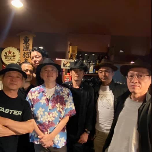 田中和さんのインスタグラム写真 - (田中和Instagram)「ネオデカダンスピエロツアー@博多Voodoo Loungeお越し頂きありがとうございました❗️とてもとても楽しかったです。 また終演後物販でのグッズお買い上げありがとうございました〜そして打ち上げナマ配信も楽しかったっす！参加してくれた皆さまもありがとうございました。  #勝手にしやがれ  #ネオデカダンスピエロツアー  #福岡voodoolounge」5月20日 9時34分 - kazz620